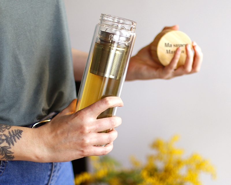 Bouteille à thé en verre avec couvercle personnalisé et infuseur - Message