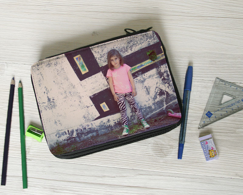 Trousse avec fournitures Photo