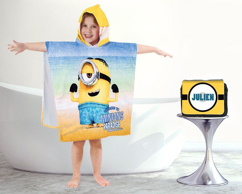 Trousse de toilette personnalisée et sa cape de bain Minions