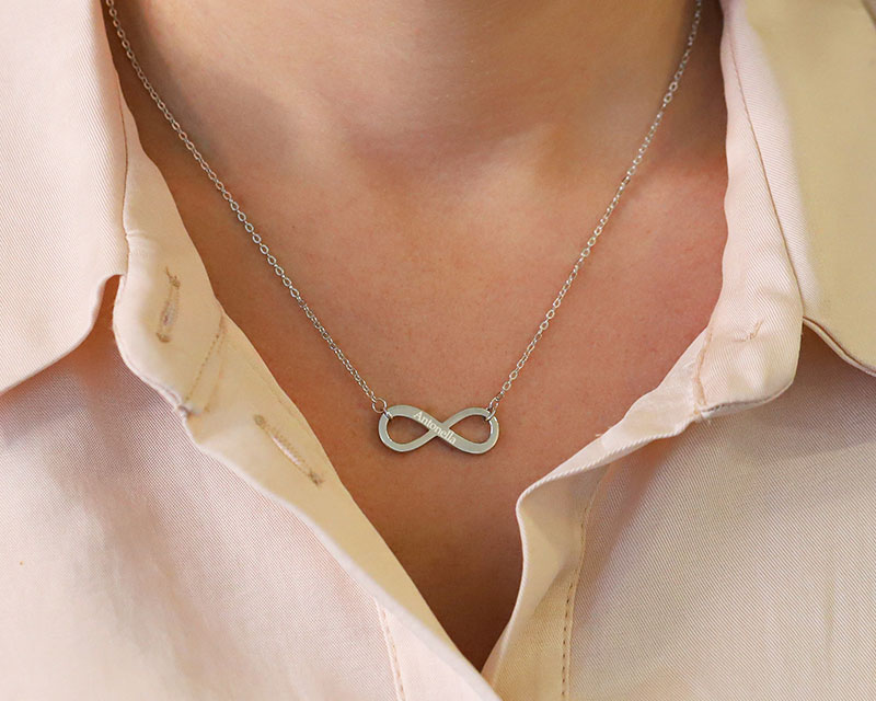 Collier infini personnalisé pour Femme - Prénom