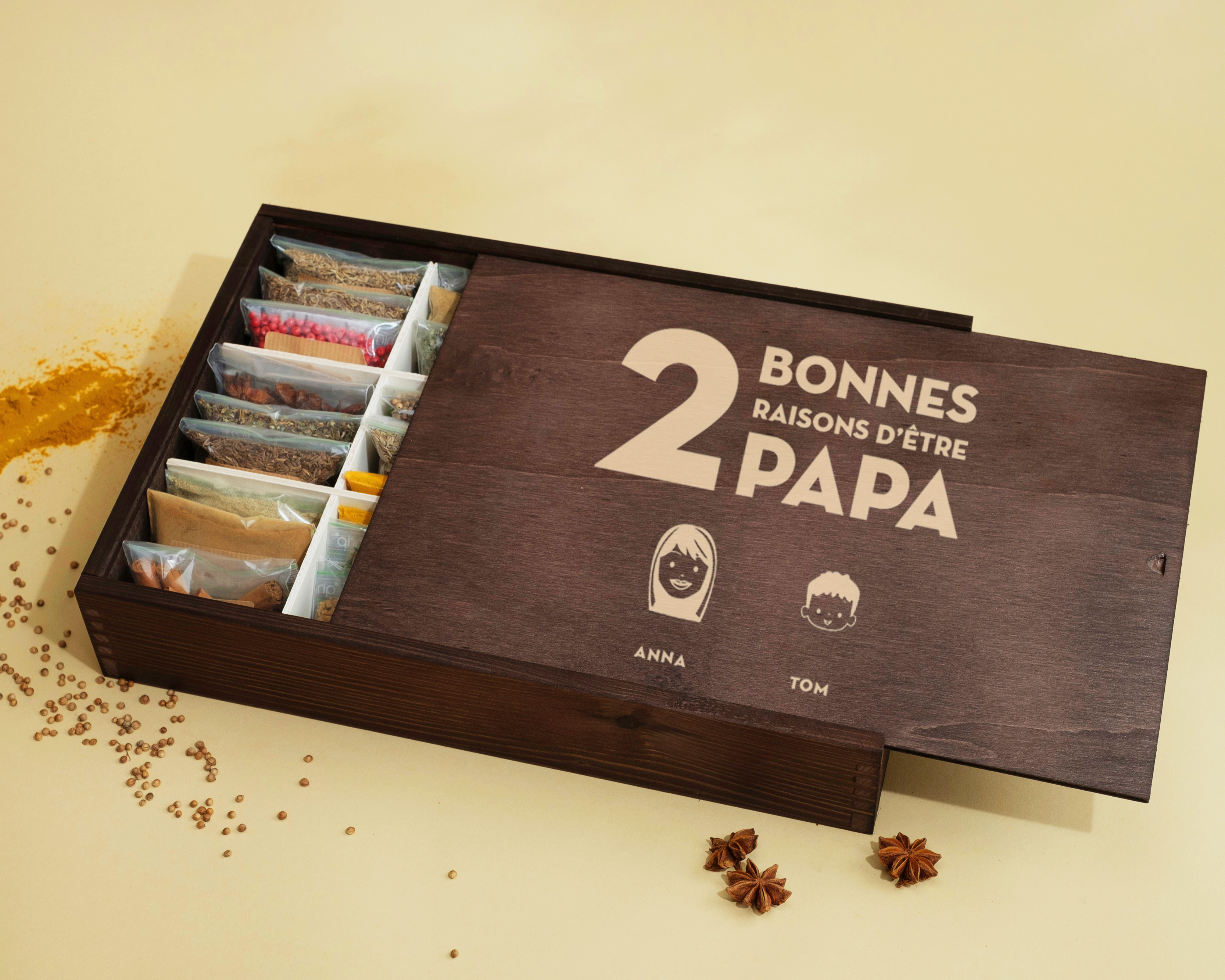 Grand coffret d'épices gravé « Les bonnes raisons d'être Papa » Family Circus - 36 épices du monde