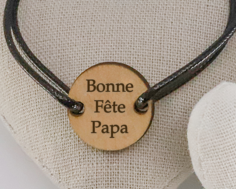 Bracelet cordon avec médaille personnalisée en bois