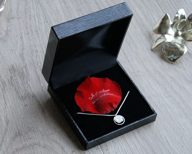 Coffret collier Fleur de nacre en argent 925 avec son Pétale Éternel